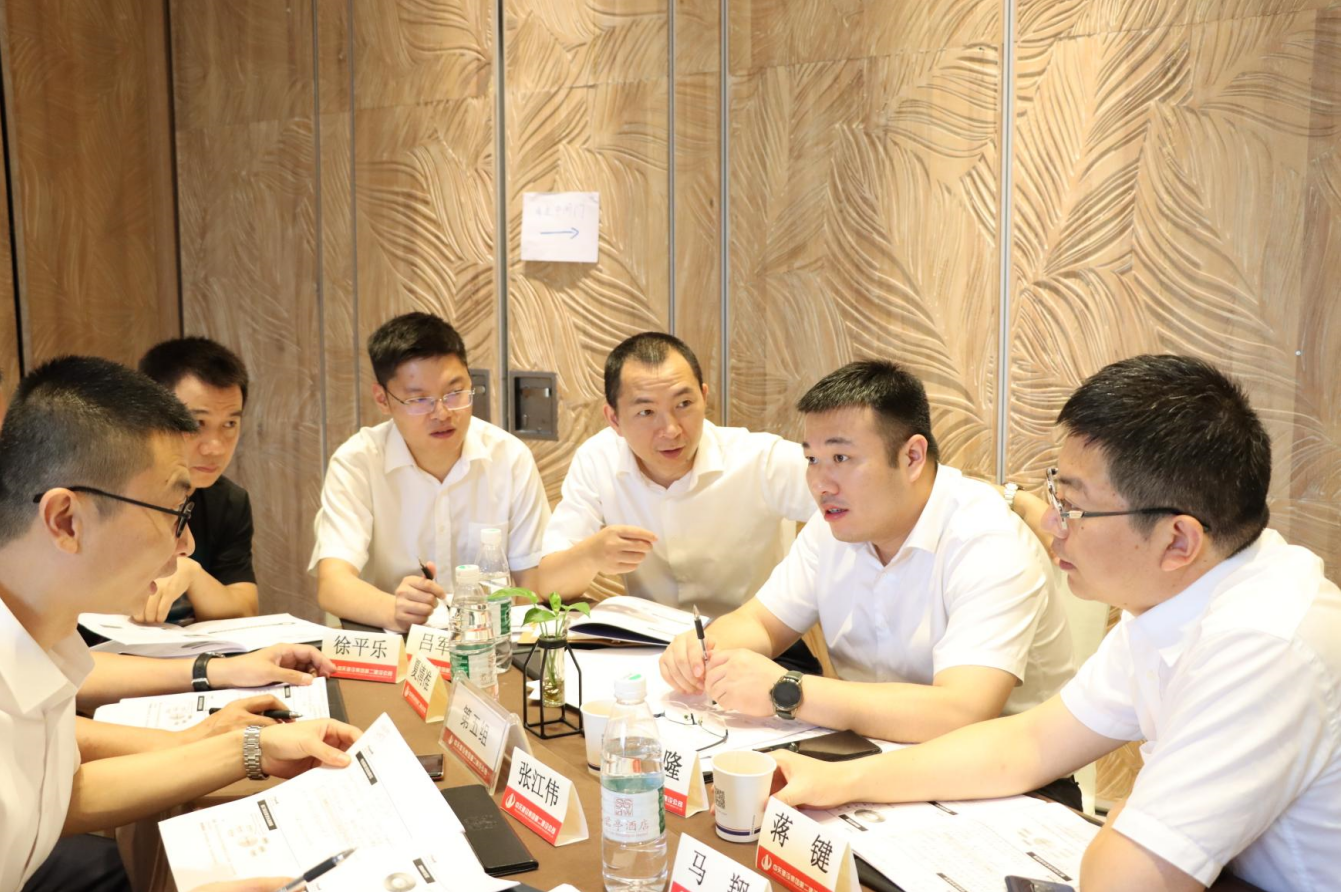 2021年6月25日-26日，太阳成集团tyc151cc二建组织开展了2021年中高层主管执行力培训。本次培训特邀清华、北大、上海交大总裁班讲师，中国企业家协会特聘高级讲师许晋老师进行授课。